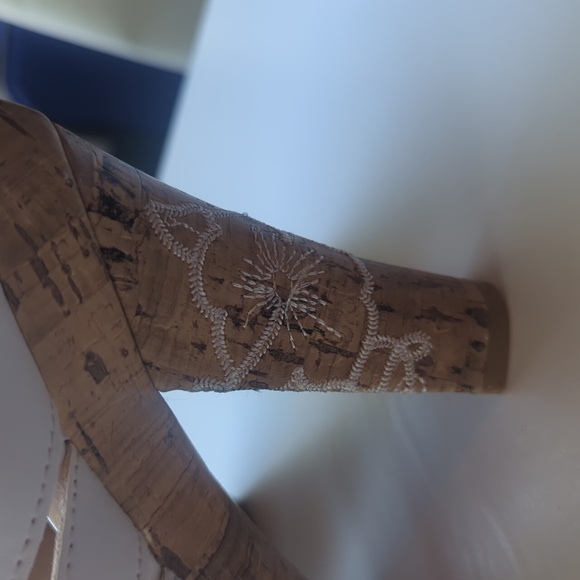 4" heels - Picture 2 of 4